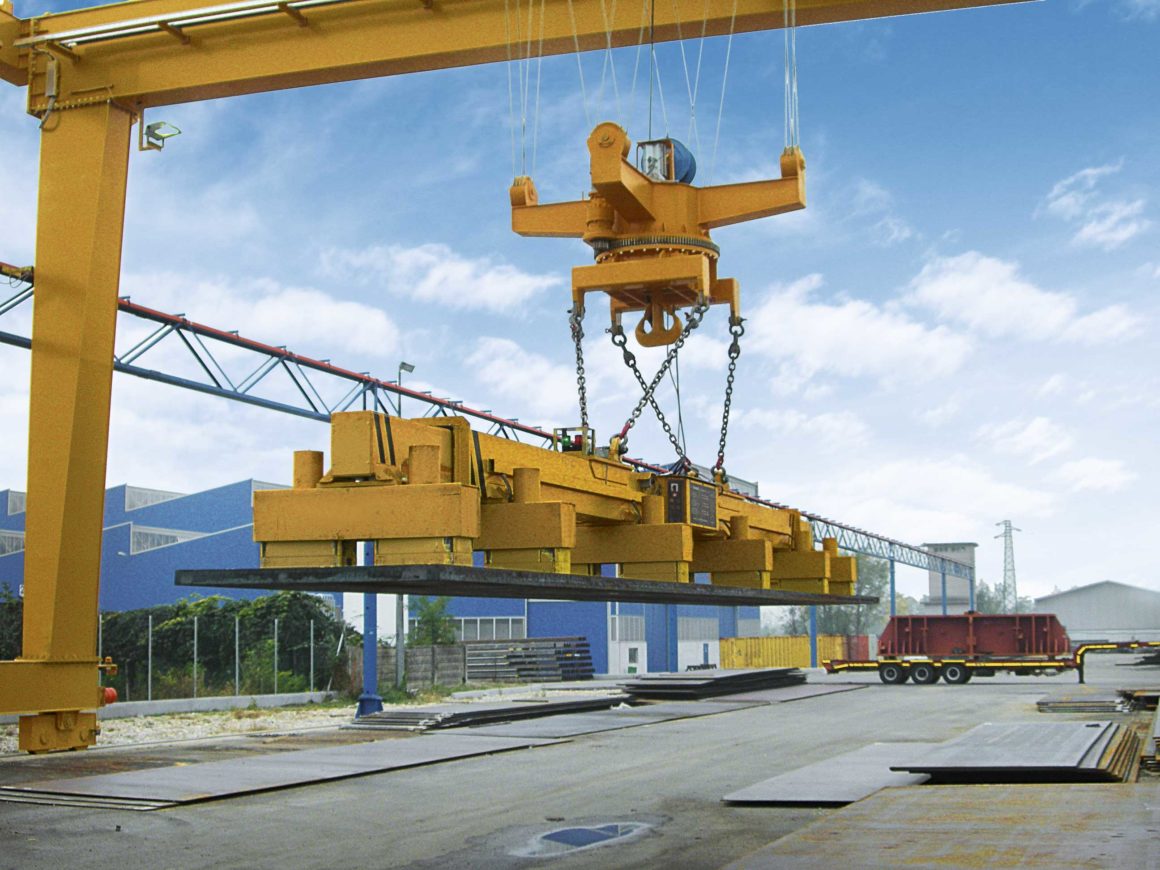 Кран козловой магнитный
